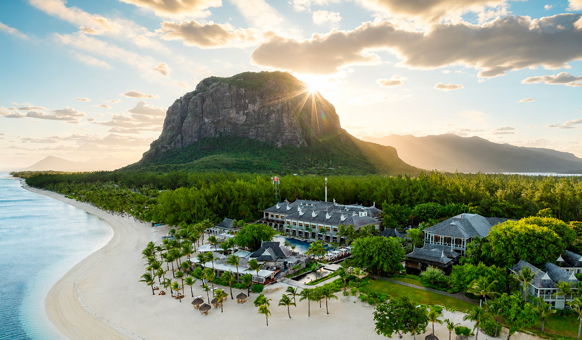 Le St. Regis Le Morne Resort, Mauritius  sacré meilleur nouvel acteur mondial de l'hôtellerie de luxe